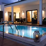Beautiful In With Pool Prázdninový dům *