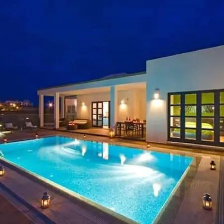 Semesterbostad Beautiful In With Pool *