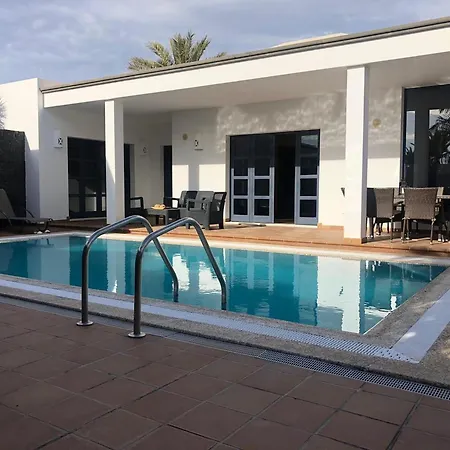 Semesterbostad Beautiful In With Pool