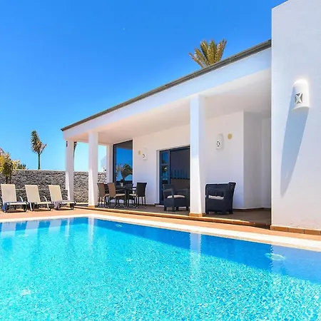 Beautiful In With Pool Semesterbostad