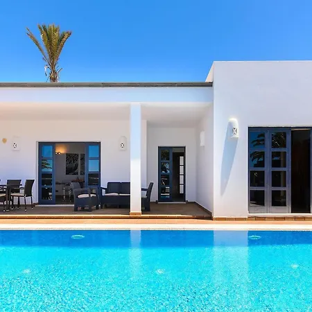 Beautiful In With Pool Semesterbostad