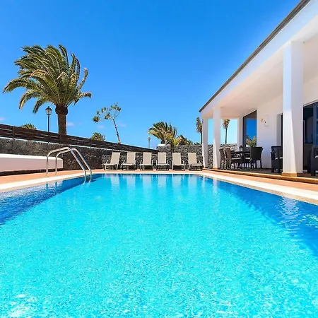 Semesterbostad Beautiful In With Pool
