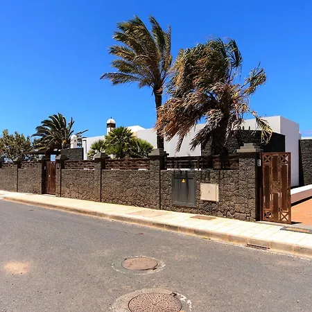 Semesterbostad Beautiful In With Pool Playa Blanca (Lanzarote)