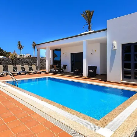 Beautiful In With Pool Semesterbostad