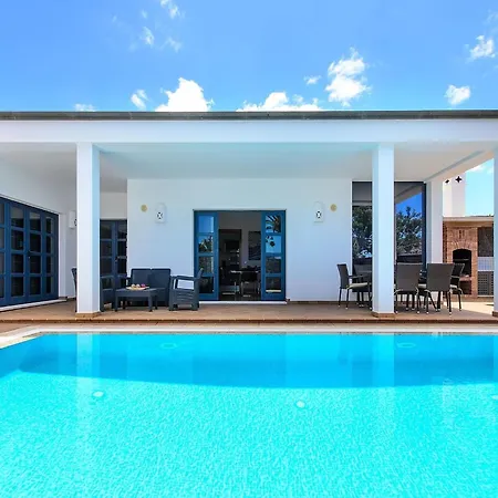 Semesterbostad Beautiful In With Pool Playa Blanca (Lanzarote)